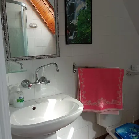 Apartman Apartmanhaz *