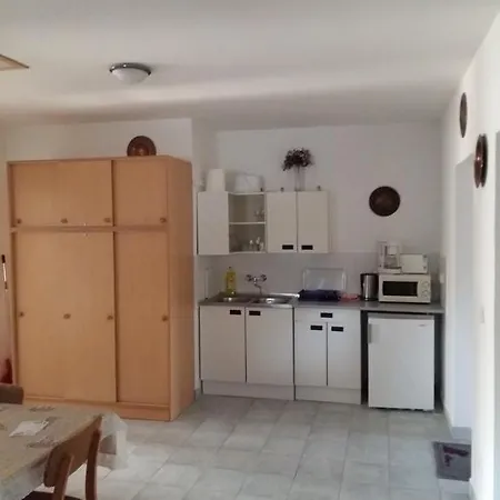 Apartman Apartmanhaz *