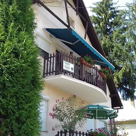 Apartman Apartmanhaz *